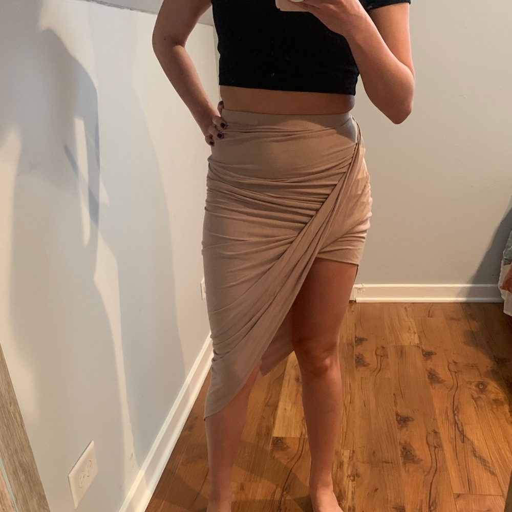 Akira asymmetric skirt